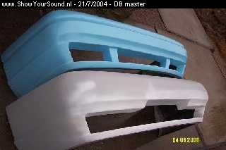 showyoursound.nl - De meeste DB in een BMW Touring!! - DB master - install_keizer_023.jpg - Dit is hem dan de Rieger GTS achterbumper zoals je ziet een beetje verbouwd de blauwe is orgineel en de witte is aangepast naar eigensmaak ......